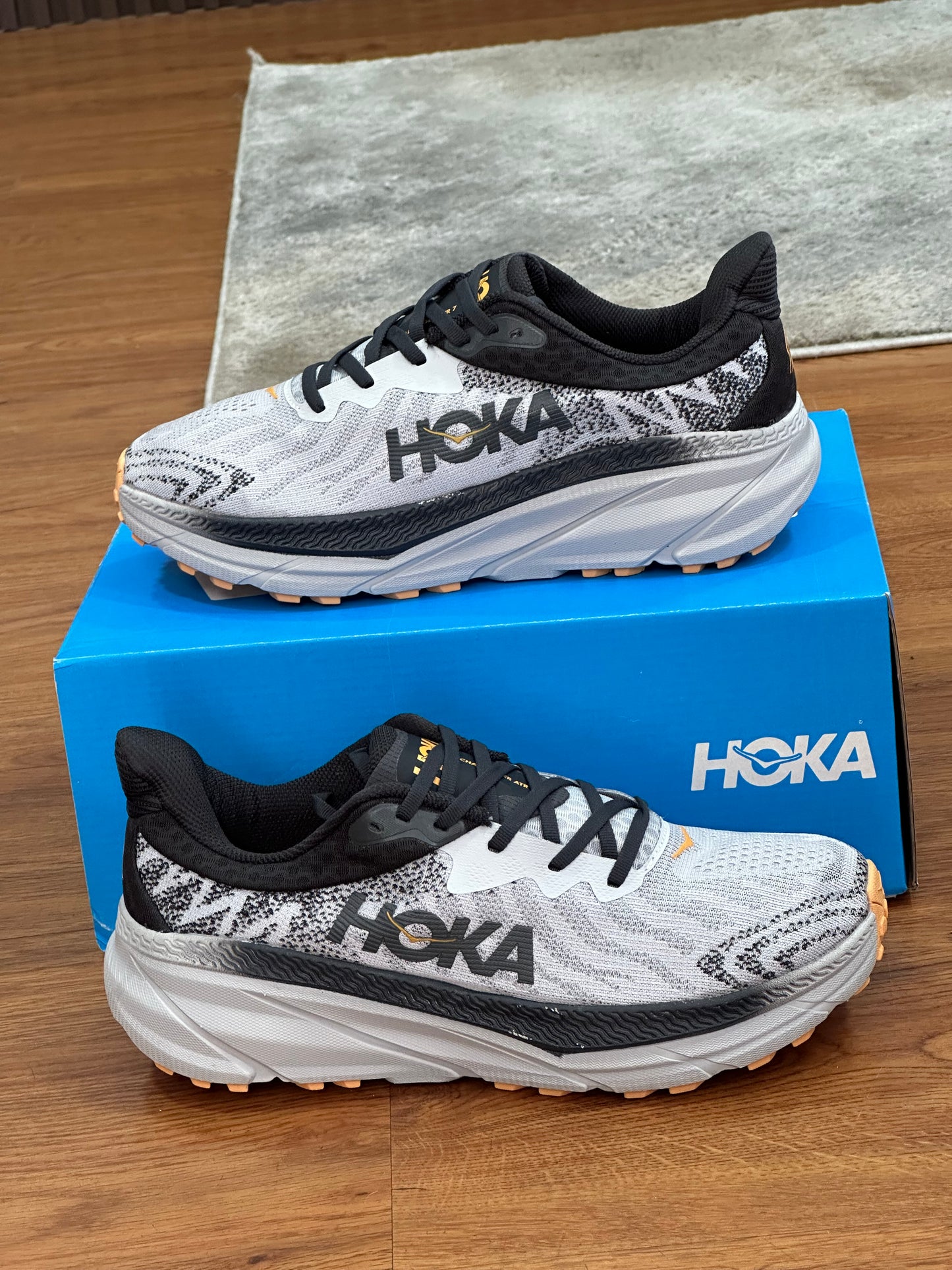 HOKA