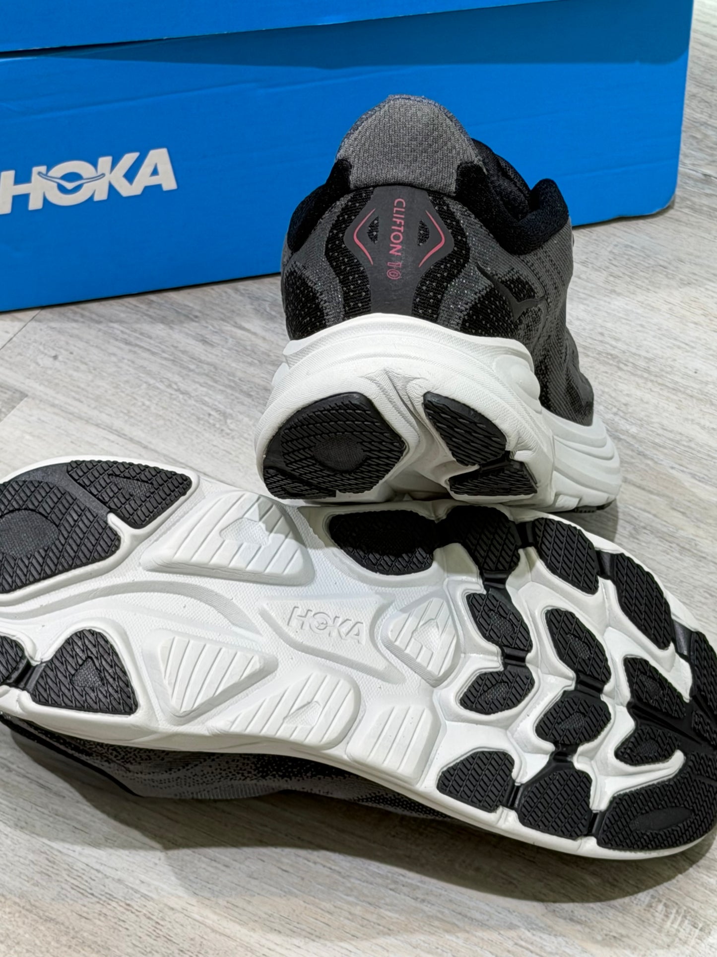 Hoka Clifton 10