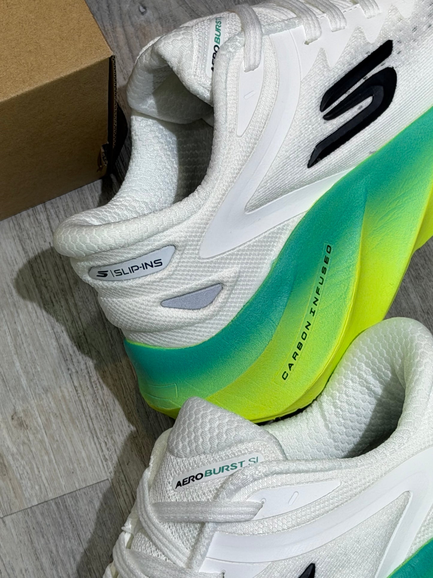 Skechers Aero burst