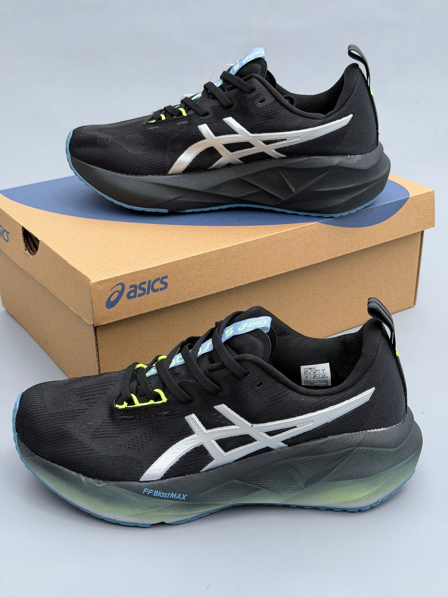Asics Novablast 5