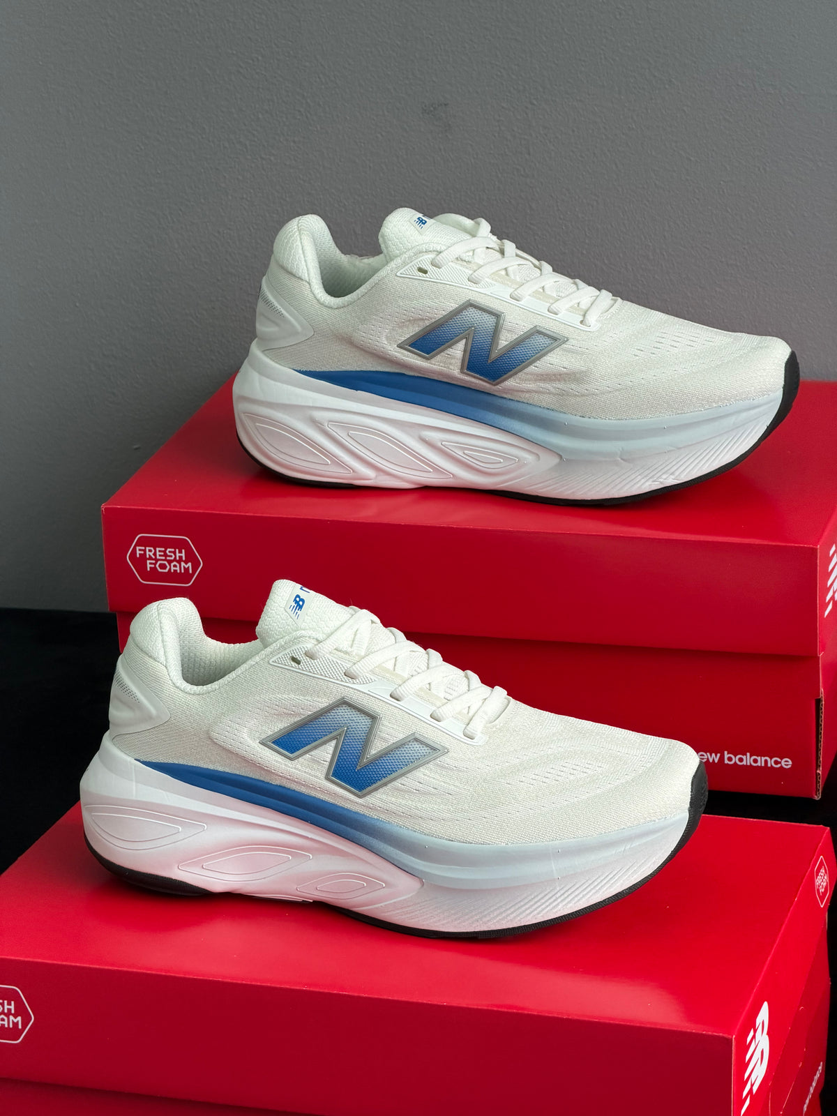 New balance MORE V6