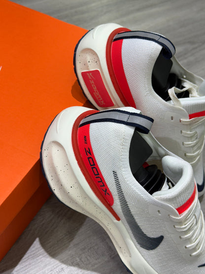 NIKE INVINCIBLE RUN 3