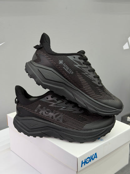 HOKA CHALLENGER 8