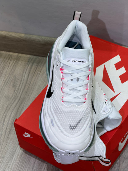 Nike Vomero Plus