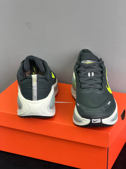 Nike Vomero Plus