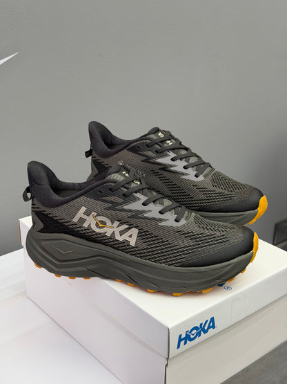 HOKA CHALLENGER 8