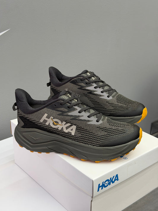 HOKA CHALLENGER 8
