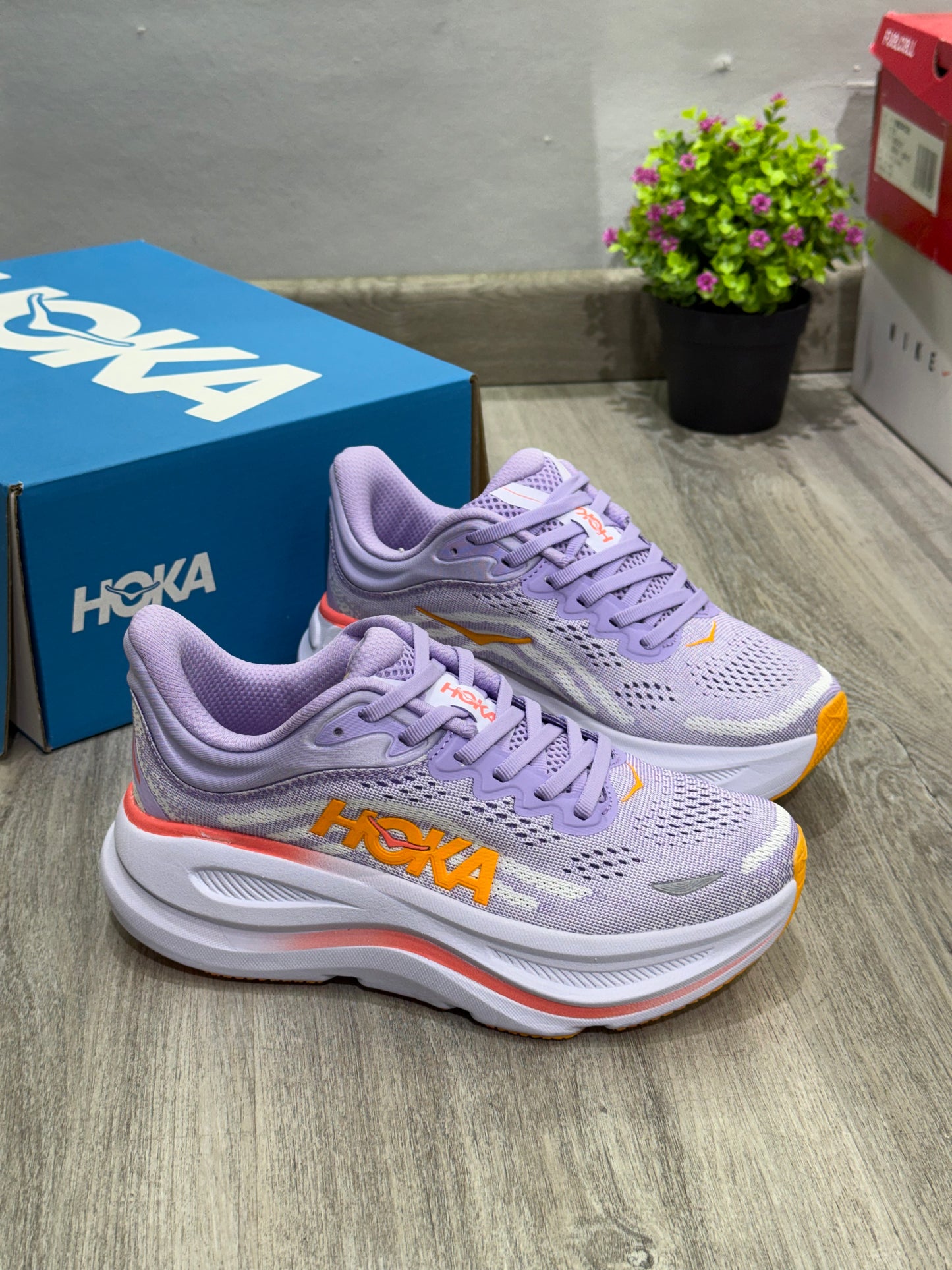 HOKA BONDI 9