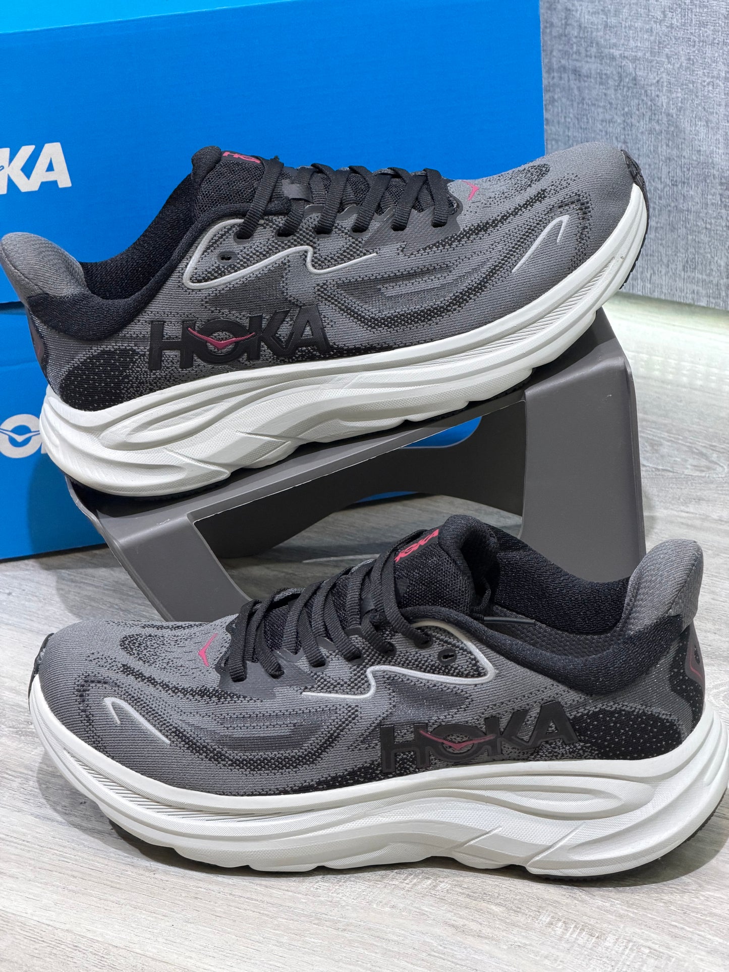 Hoka Clifton 10