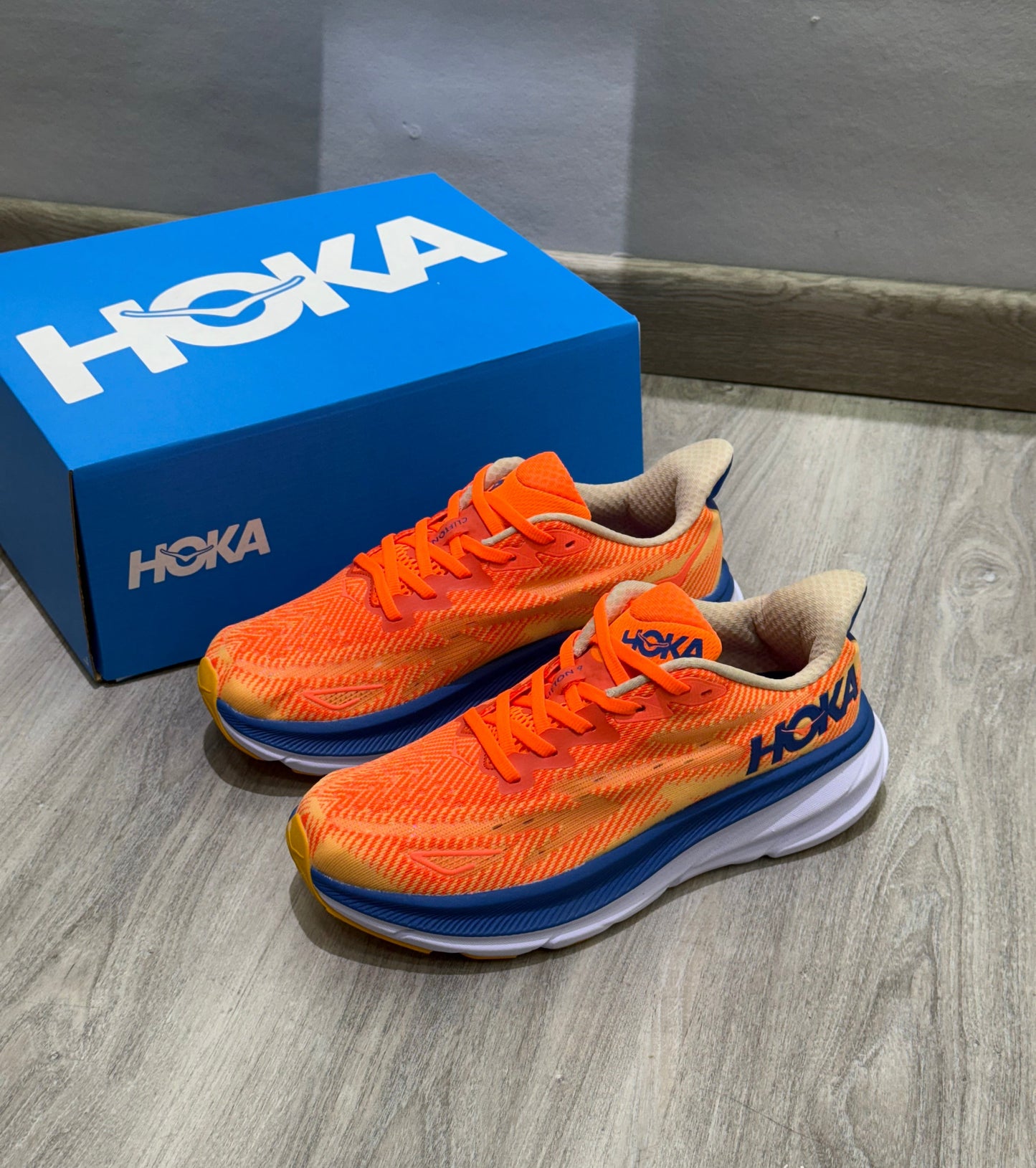 Hoka Clifton 9