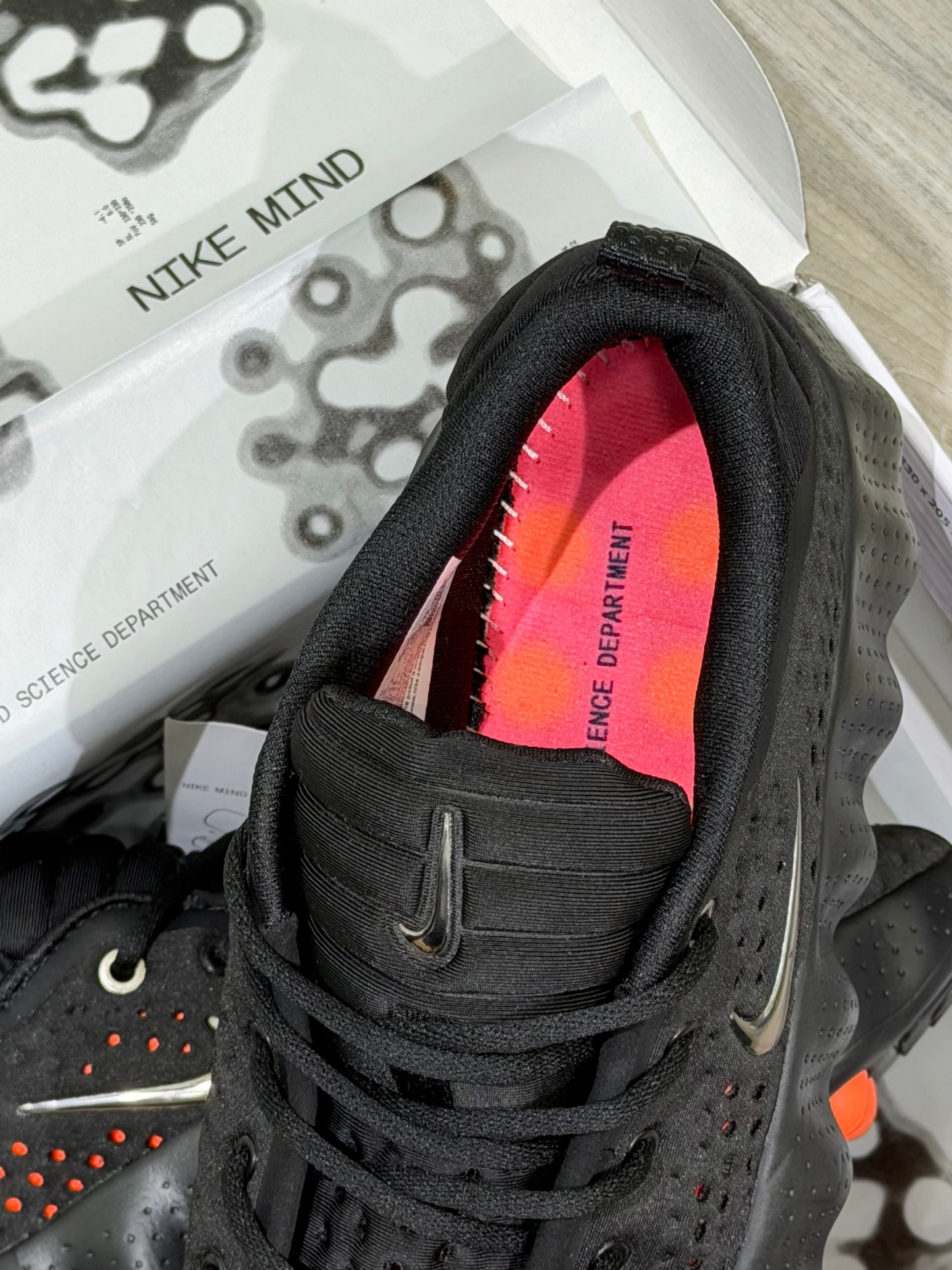 Nike Mind 002