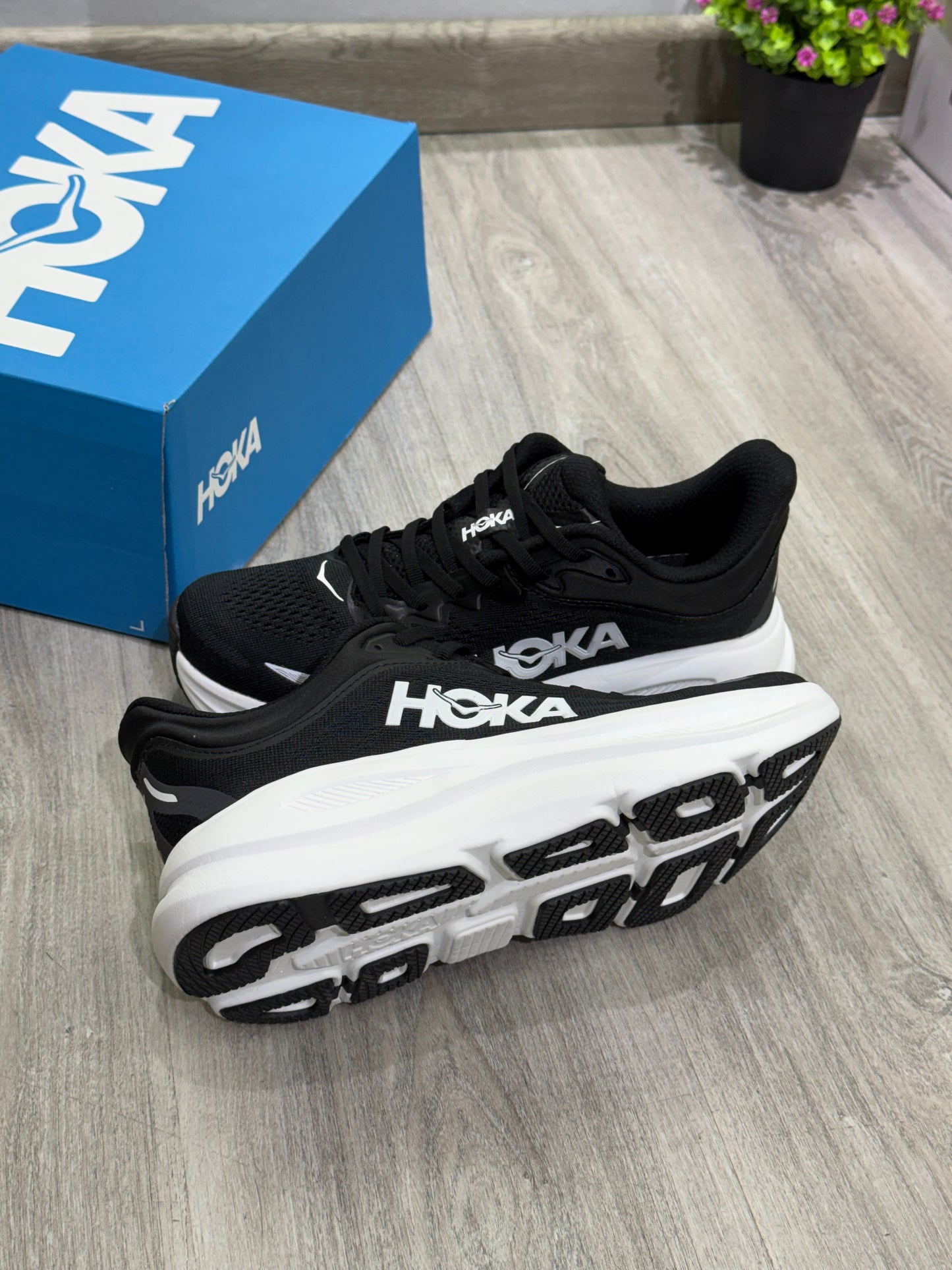 HOKA BONDI 9