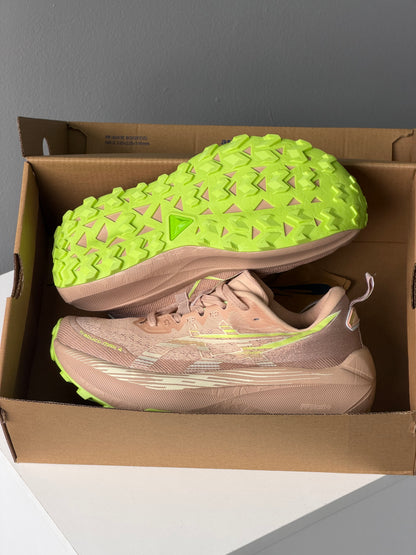 ASICS Trabuco MAX 4