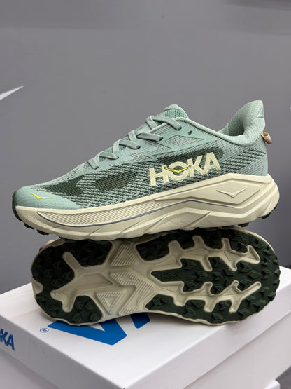HOKA CHALLENGER 8 GTX
