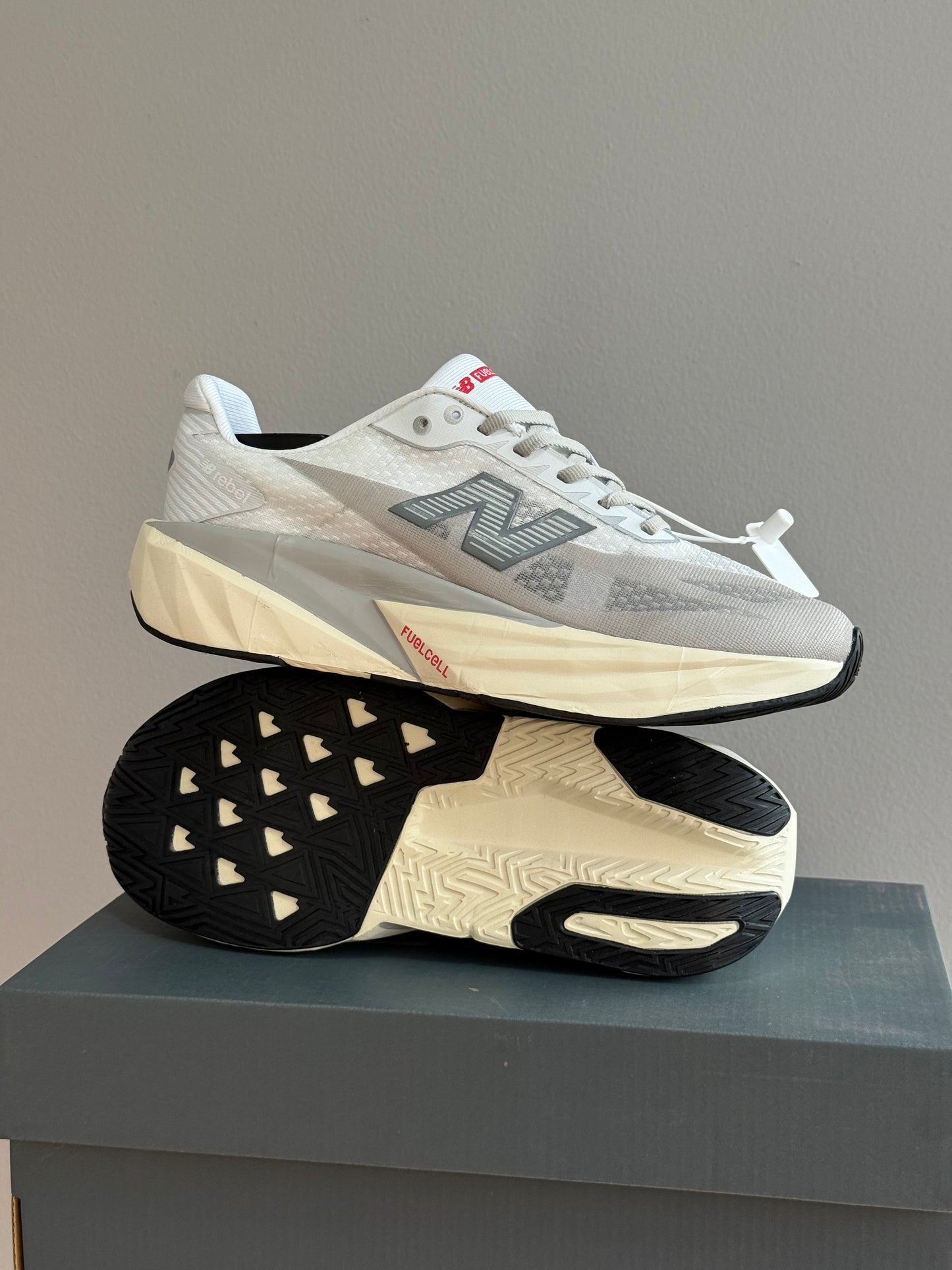 New Balance REBEL V5