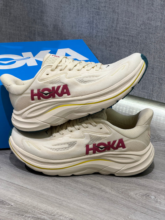 Hoka Clifton 10