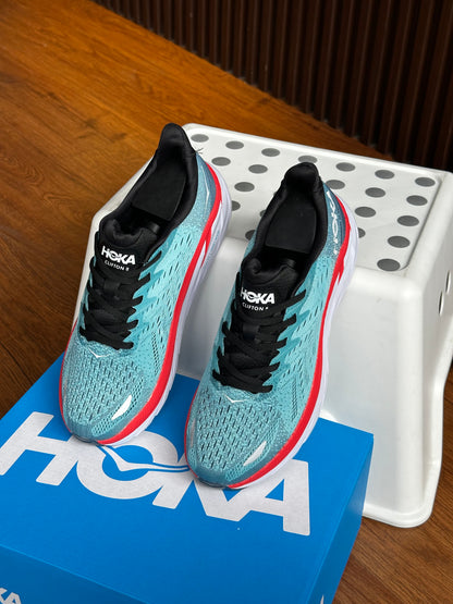 Hoka CLIFTON 8