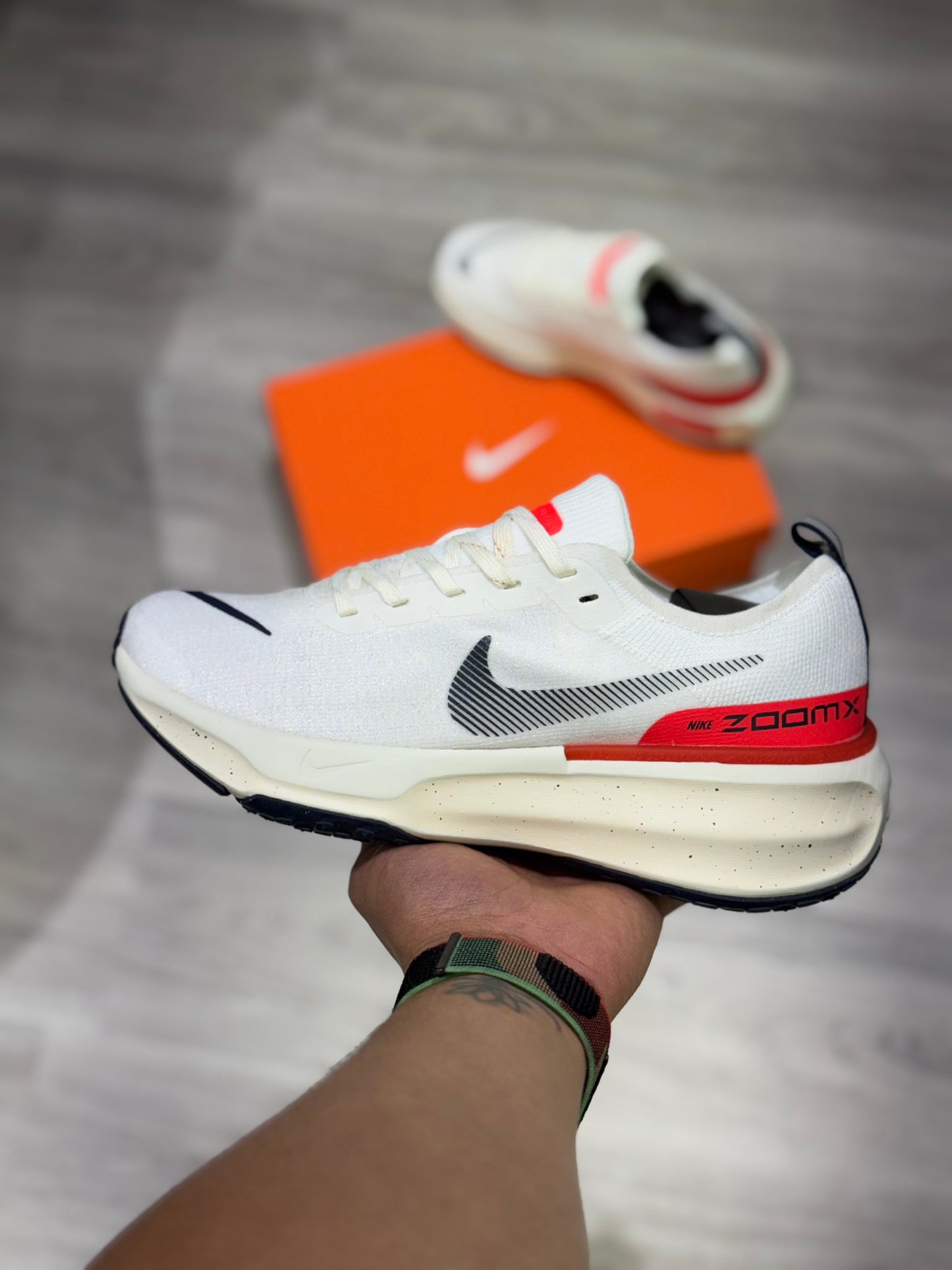 NIKE INVINCIBLE RUN 3