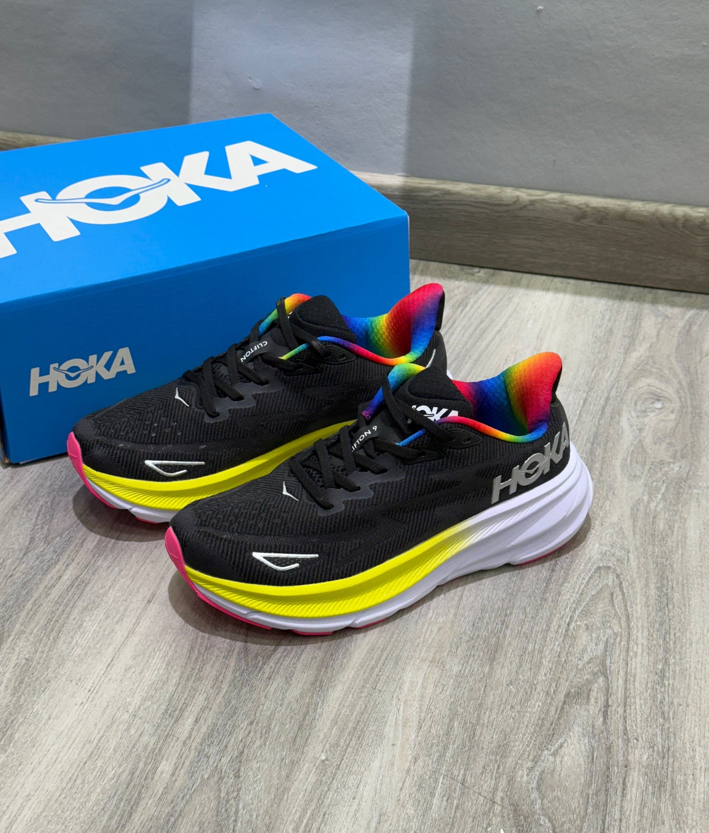 Hoka Clifton 9