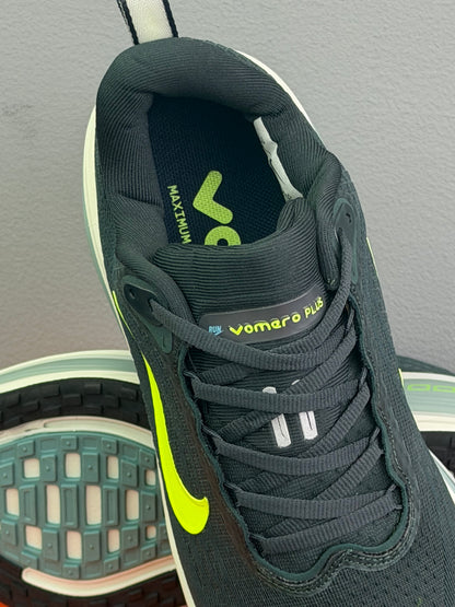 Nike Vomero Plus