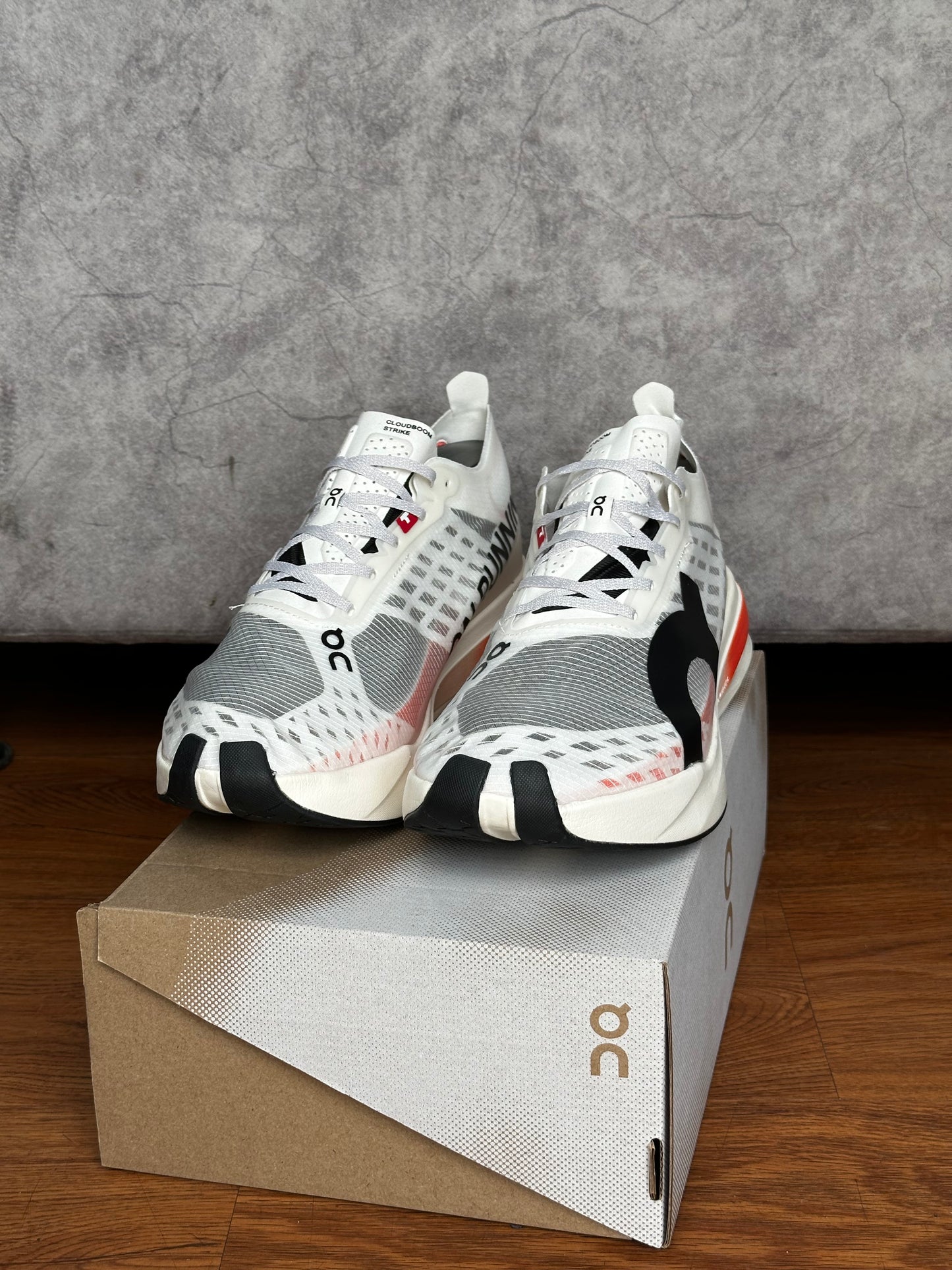 On Cloud Boom Strike