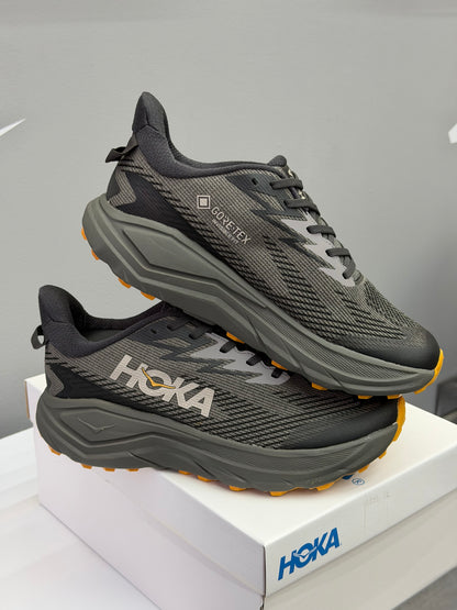 HOKA CHALLENGER 8
