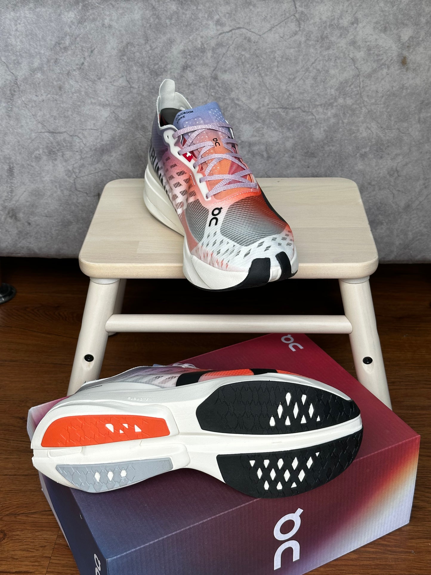 On Cloud Boom Strike