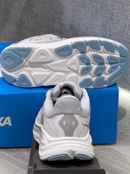 Hoka Clifton 10