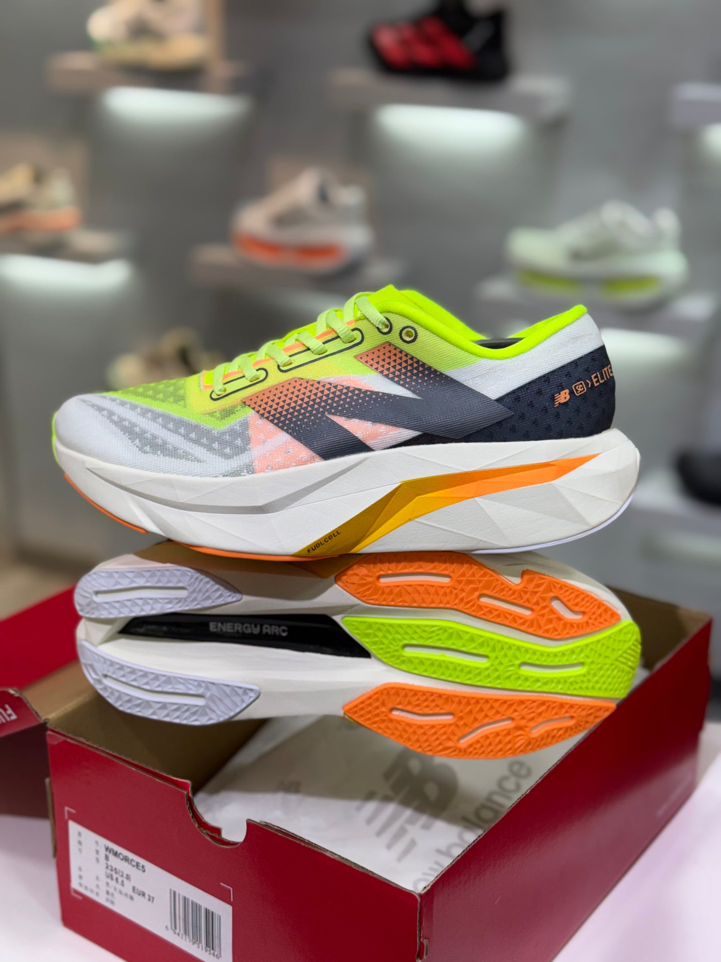 NEW BALANCE ELITE V4