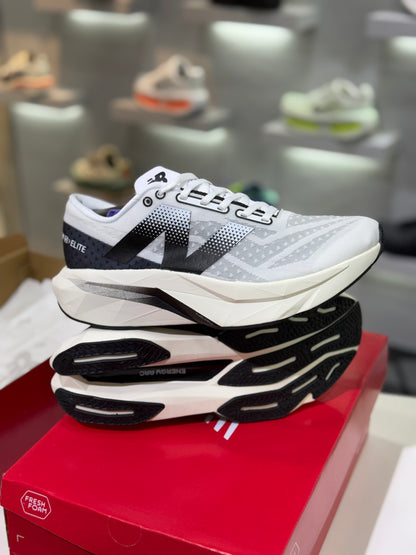 NEW BALANCE ELITE V4