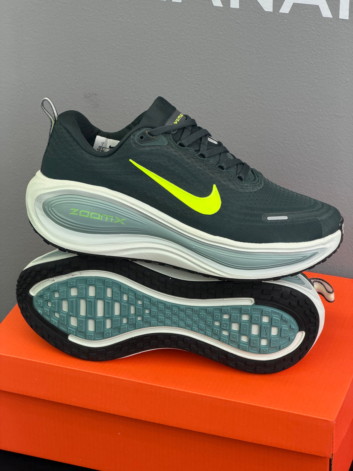 Nike Vomero Plus