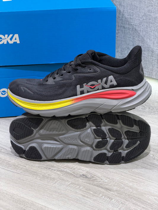 Hoka Clifton 10