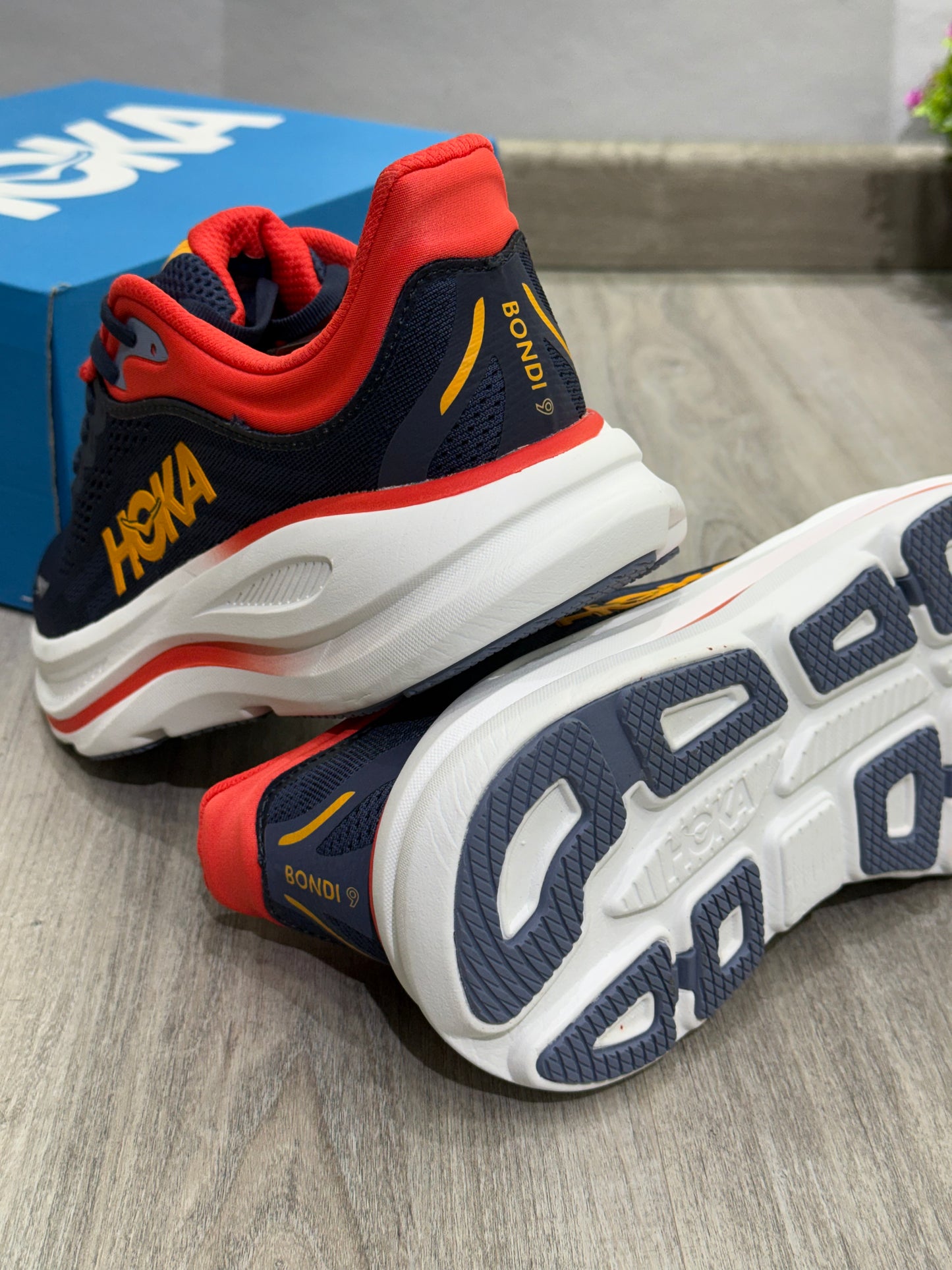 HOKA BONDI 9