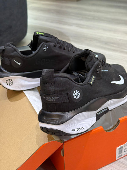 NIKE INVINCIBLE GORE-TEX