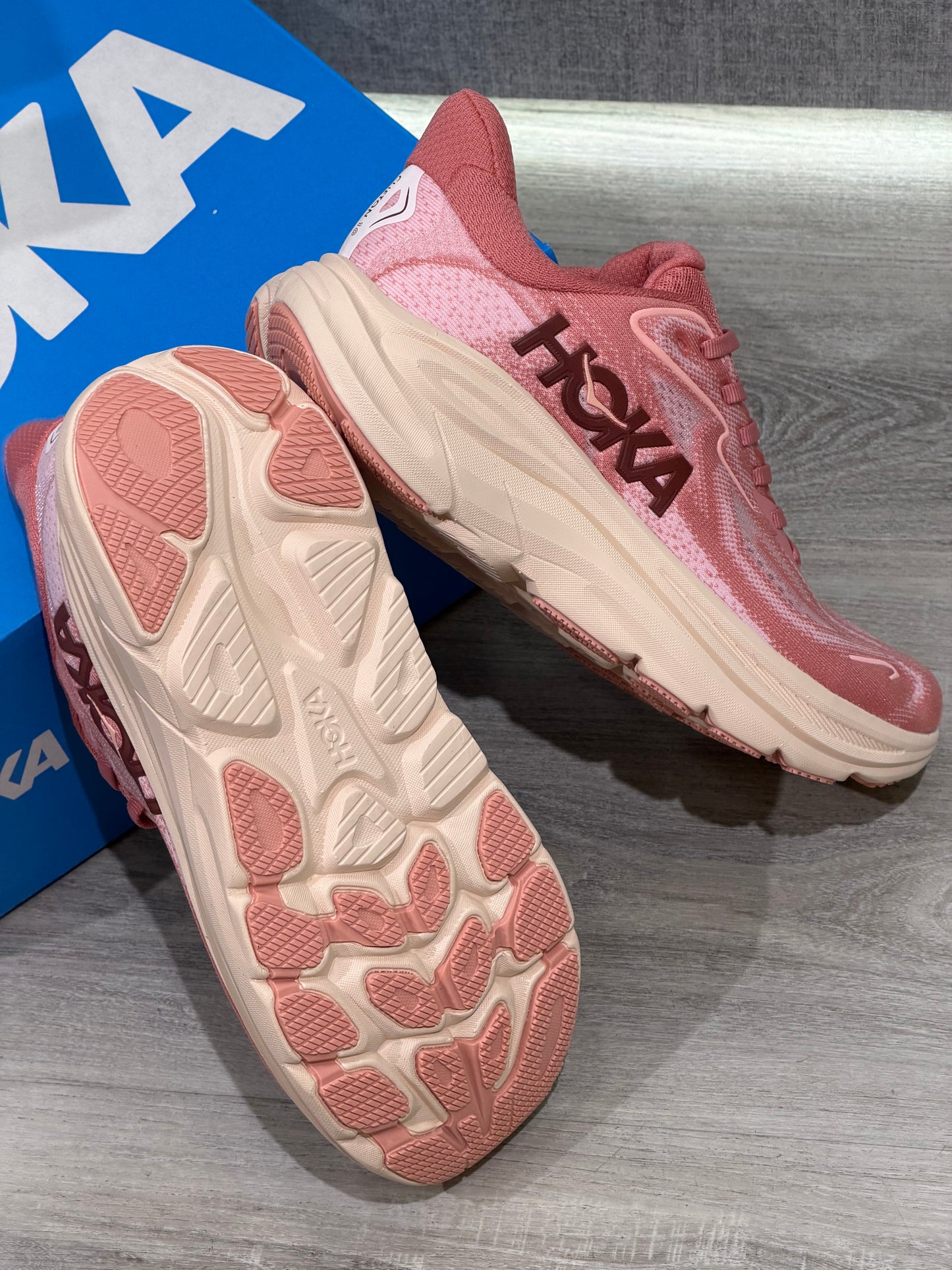 Hoka Clifton 10