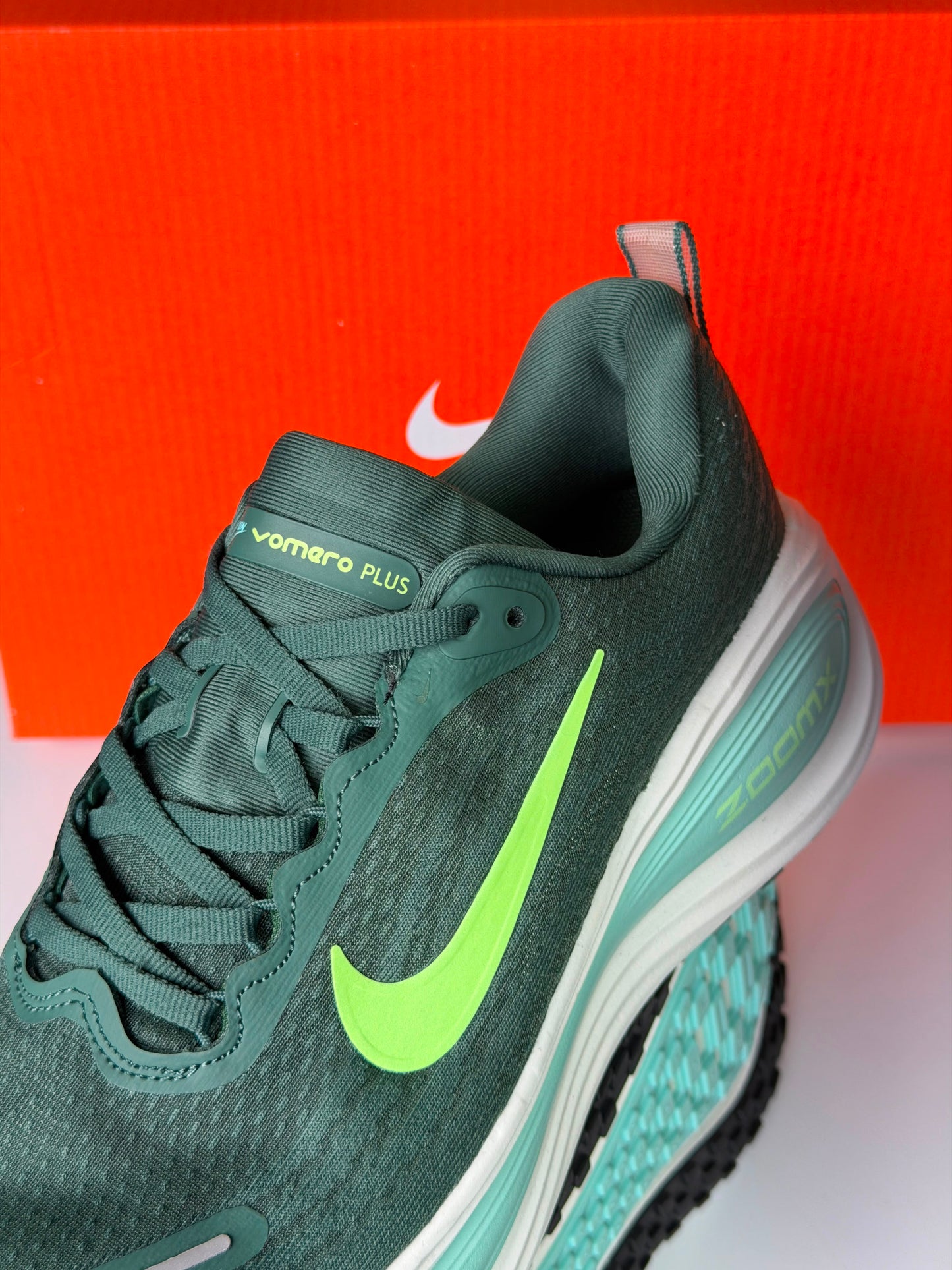 NIKE VOMERO PLUS