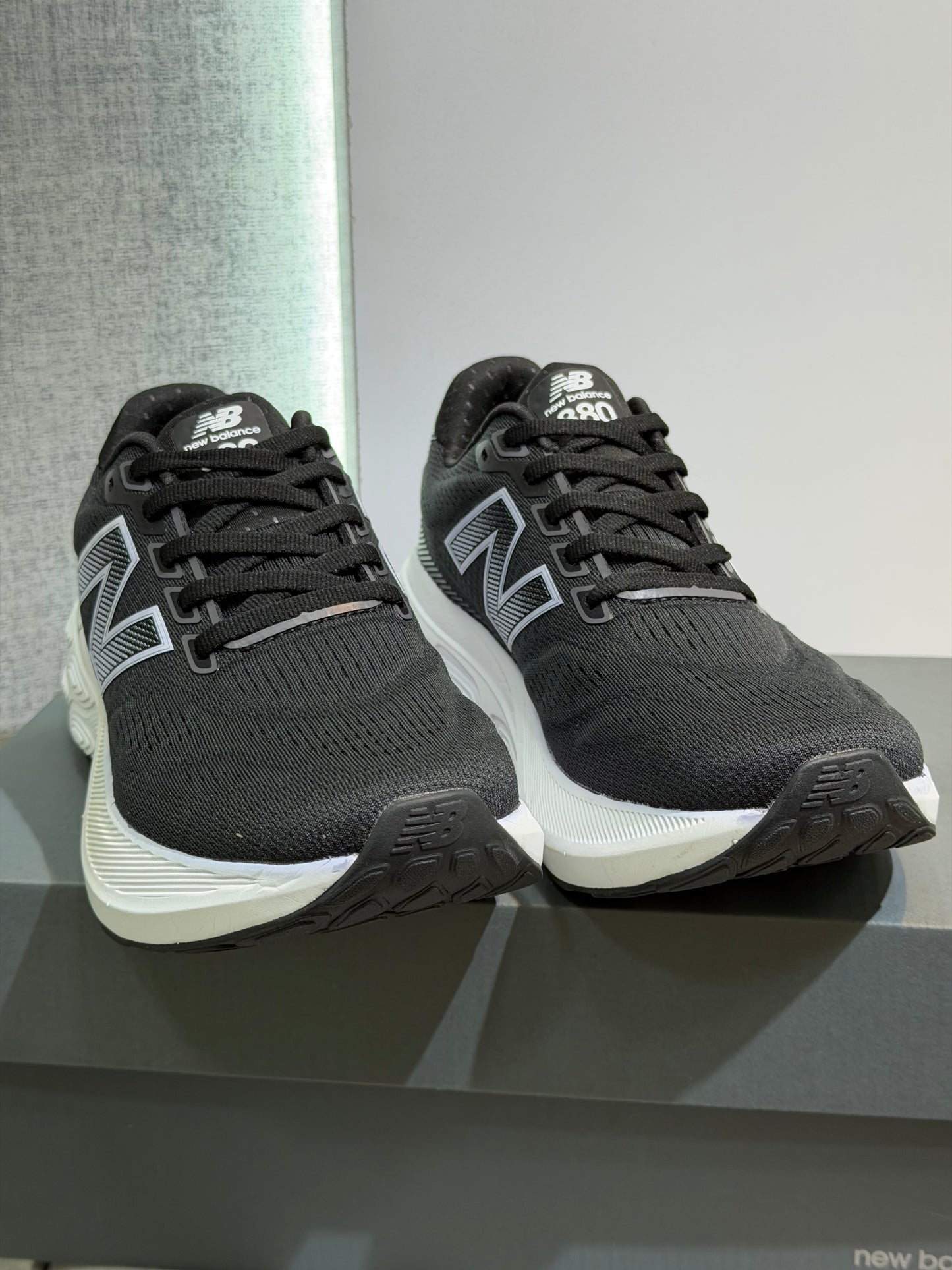 NEW BALANCE 880