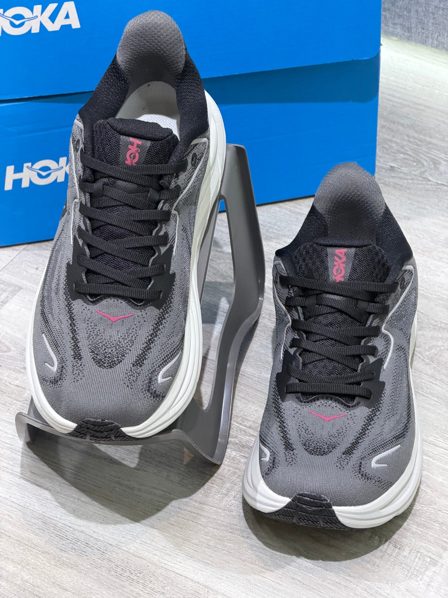 Hoka Clifton 10