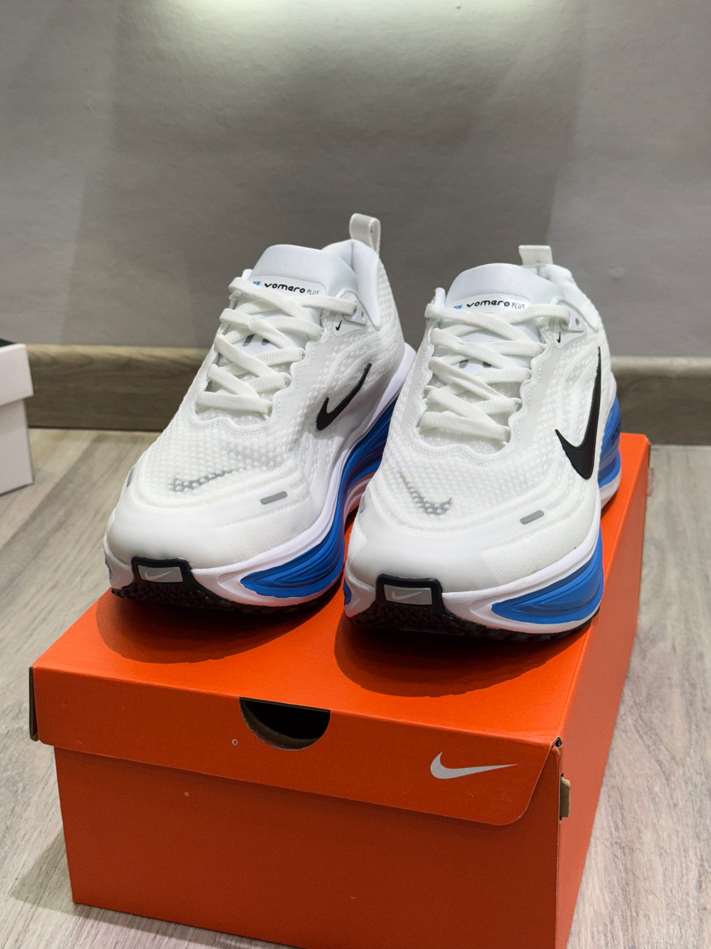 NIKE VOMERO PLUS