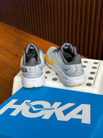 Hoka CLIFTON 8