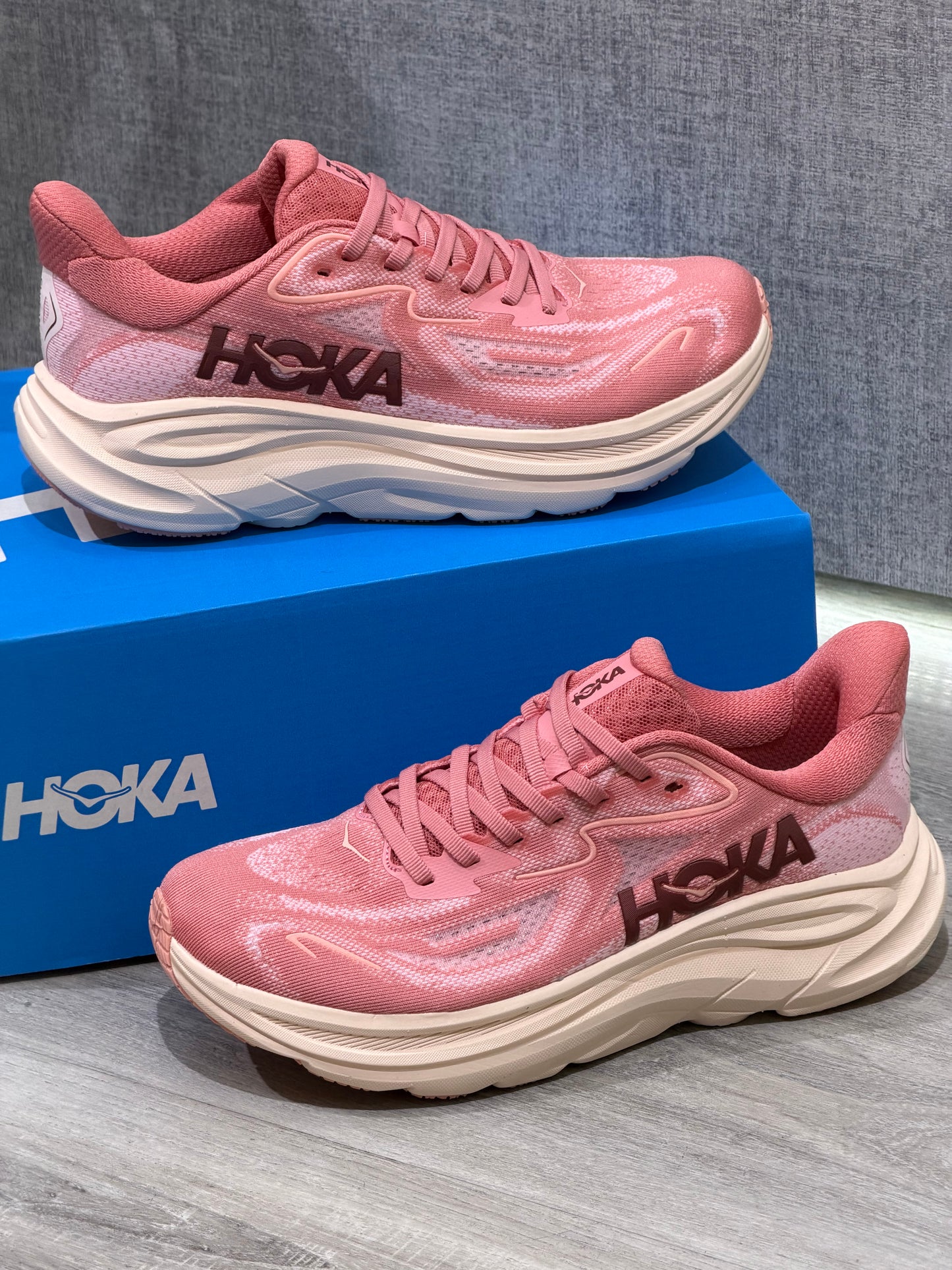 Hoka Clifton 10