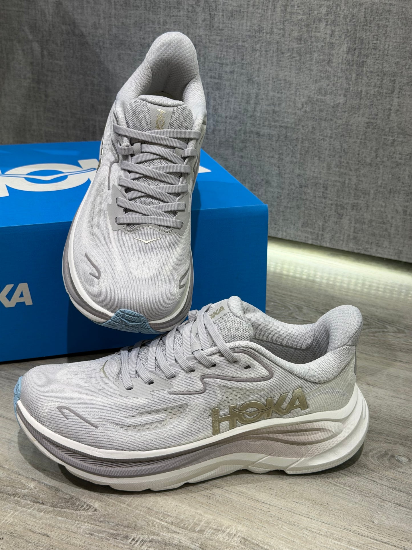 Hoka Clifton 10