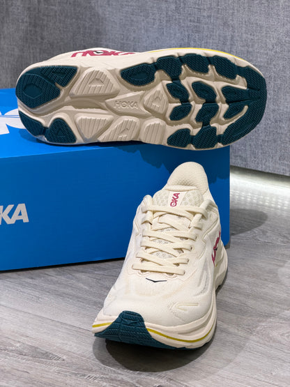 Hoka Clifton 10