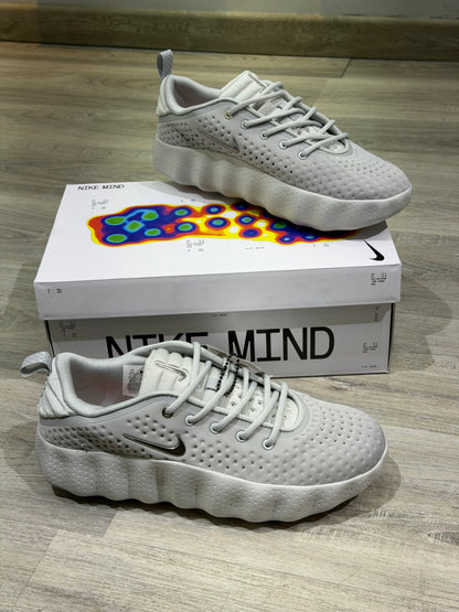 Nike Mind 002