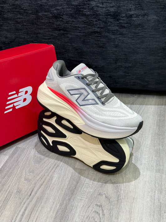 New Balance MORE V6