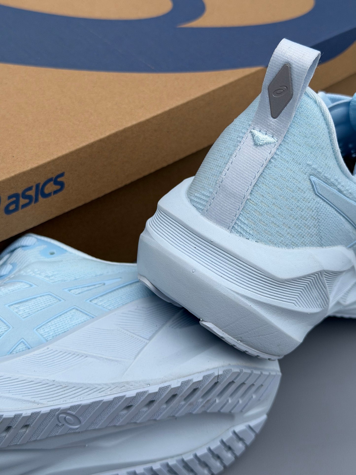 Asics Novablast 5