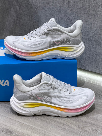 Hoka Clifton 10