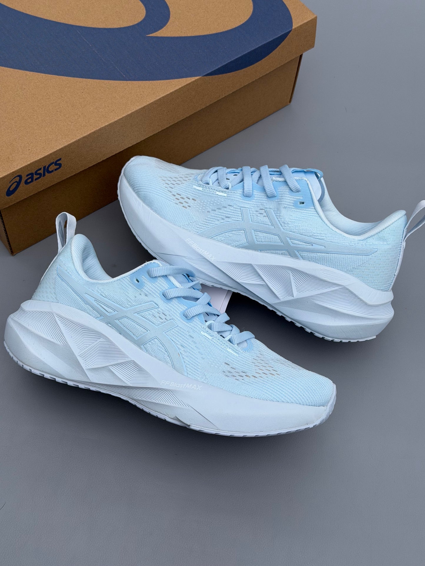 Asics Novablast 5