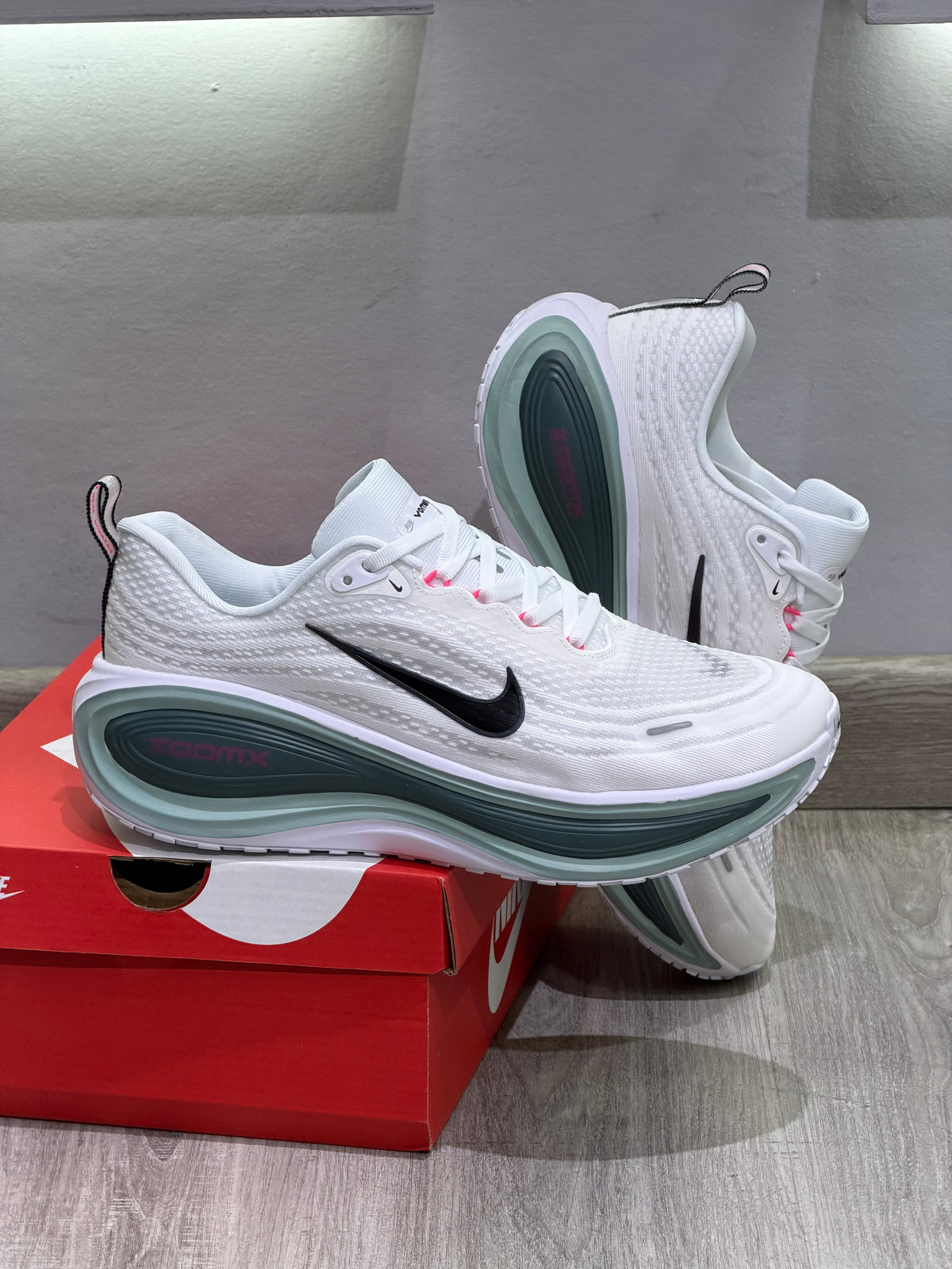 Nike Vomero Plus