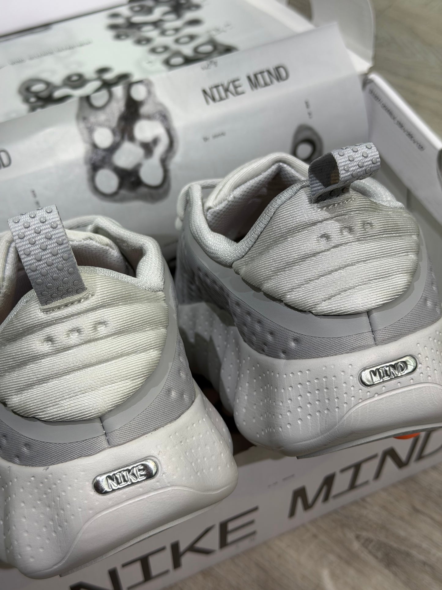 Nike Mind 002